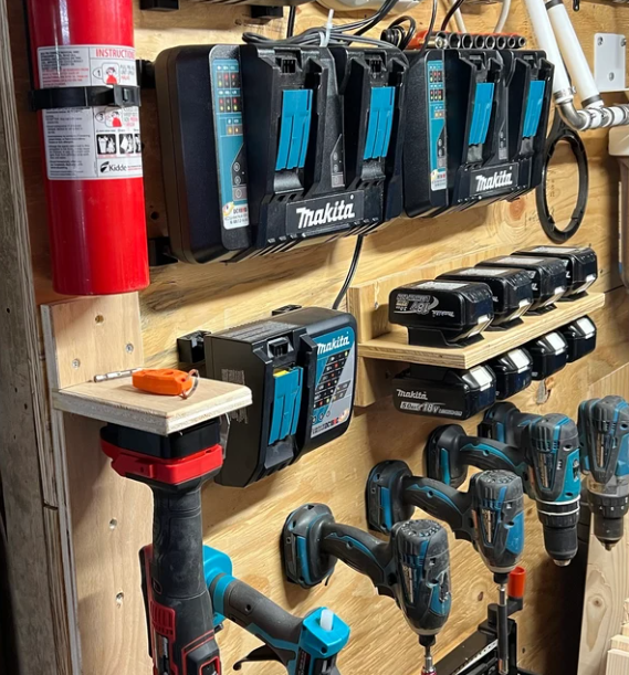 Makita 18V Cordless Tool & Battery Mount