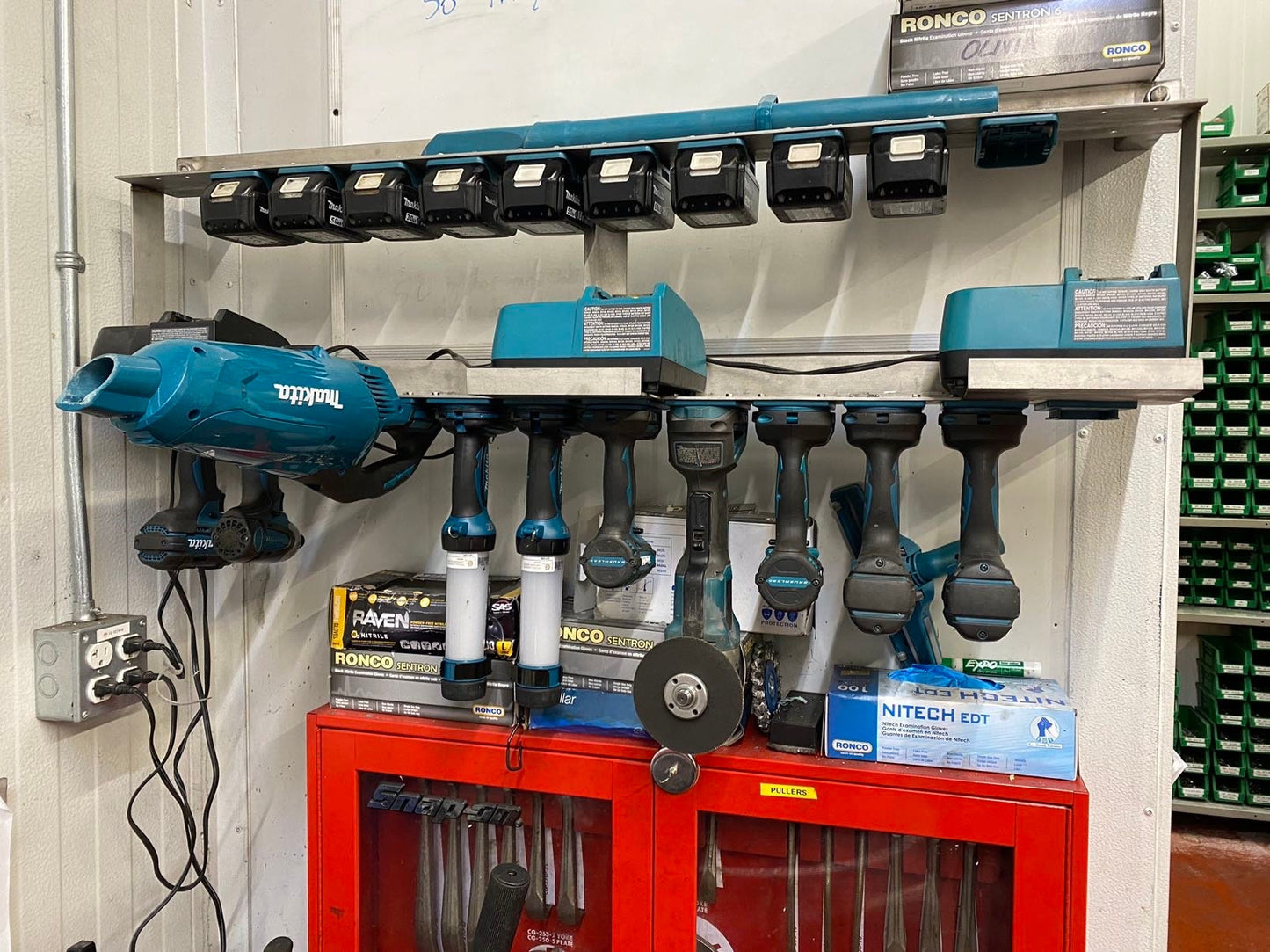 Makita 18V Cordless Tool & Battery Mount